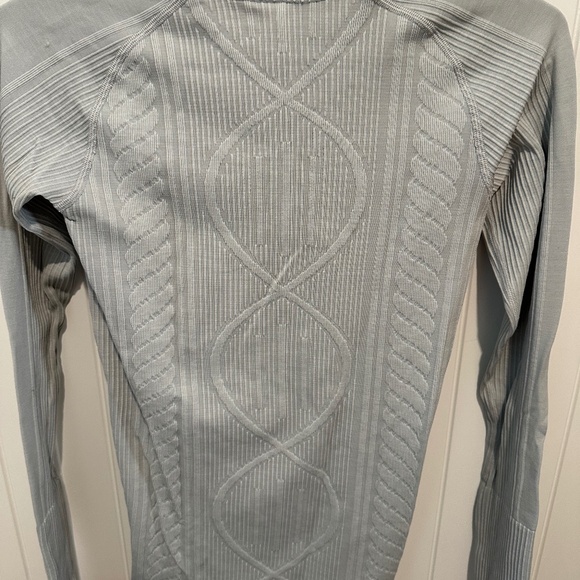 Lululemon running shirt size 2 - Picture 1 of 3